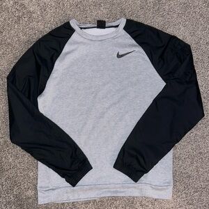 NIKE grey vintage puffer sleeve crewneck
